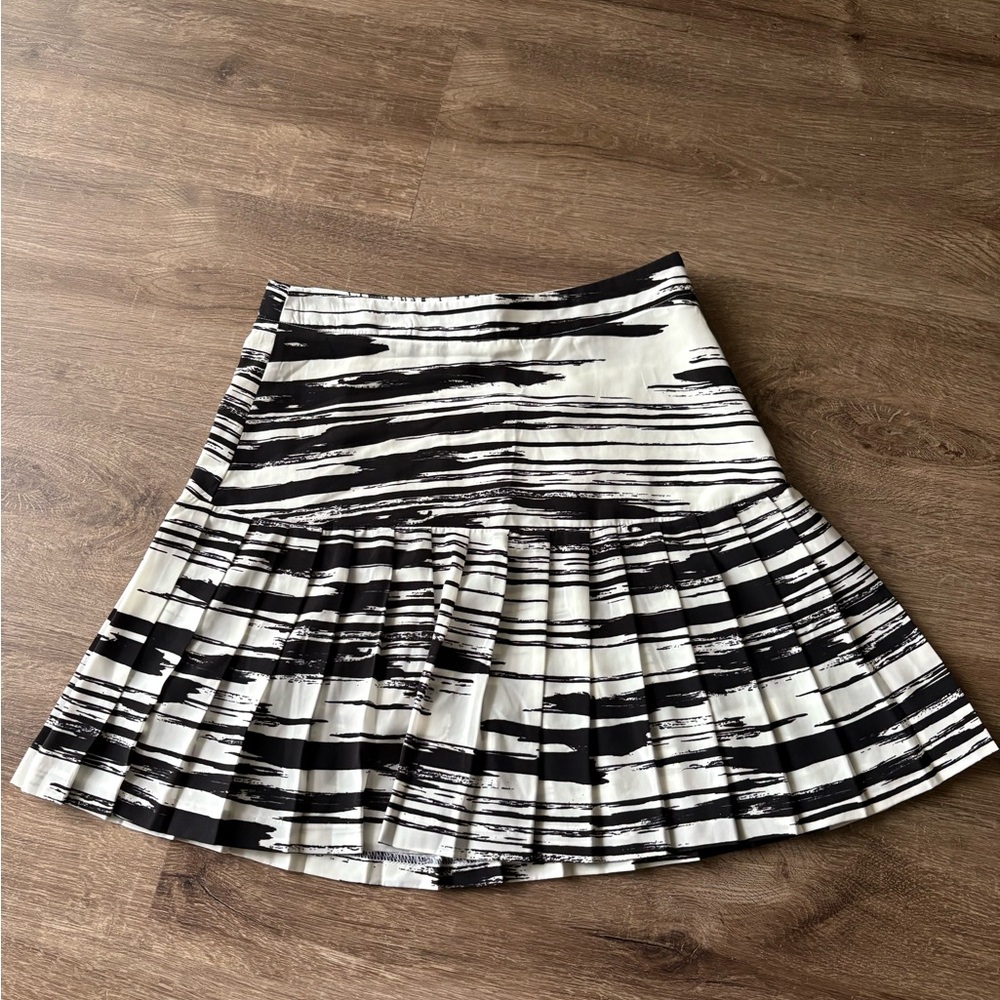 Banana Republic Black and White A-Line Skirt